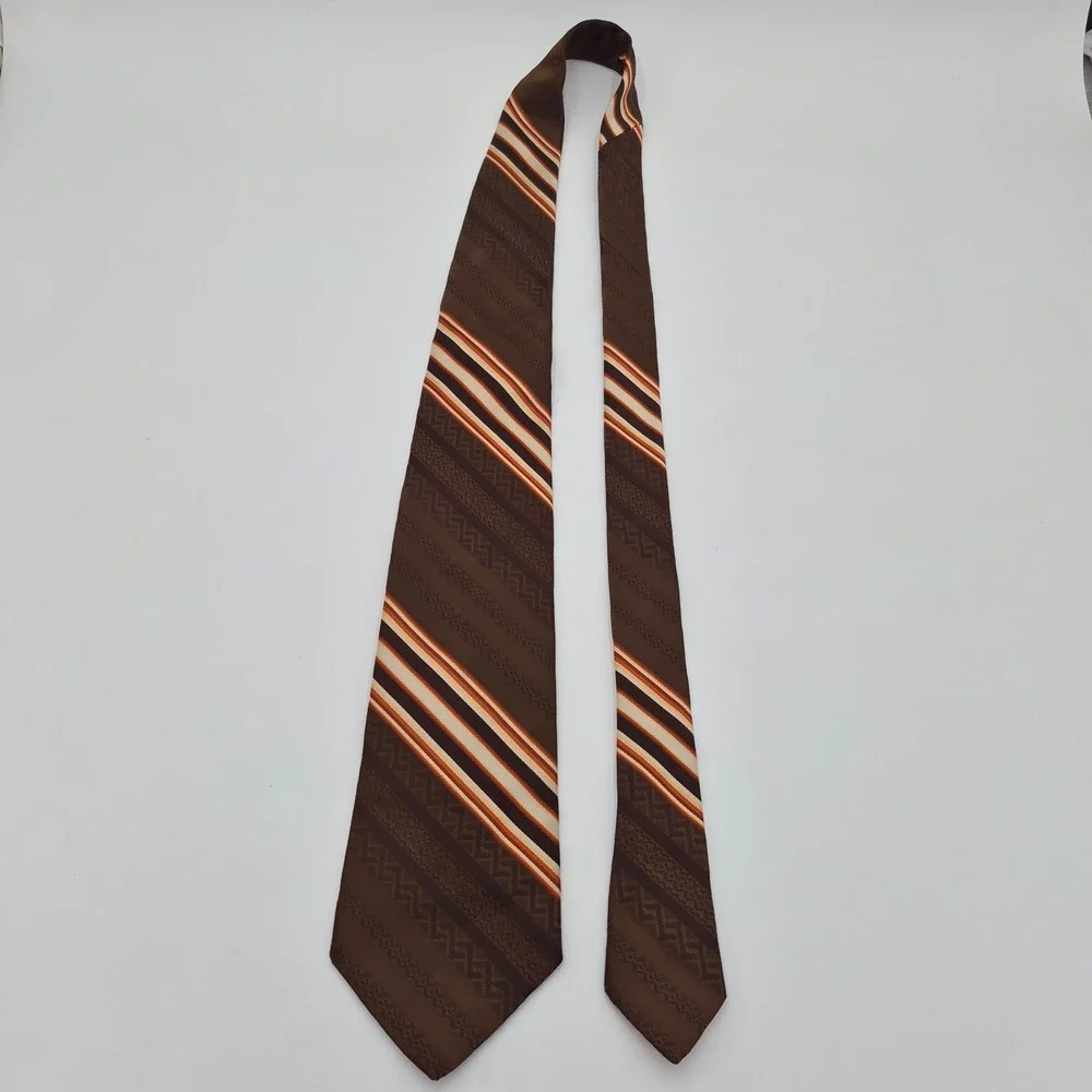 Wembley Wemlon Mens Tie Brown Orange Striped Geometric Vintage Polyester 4 Inch